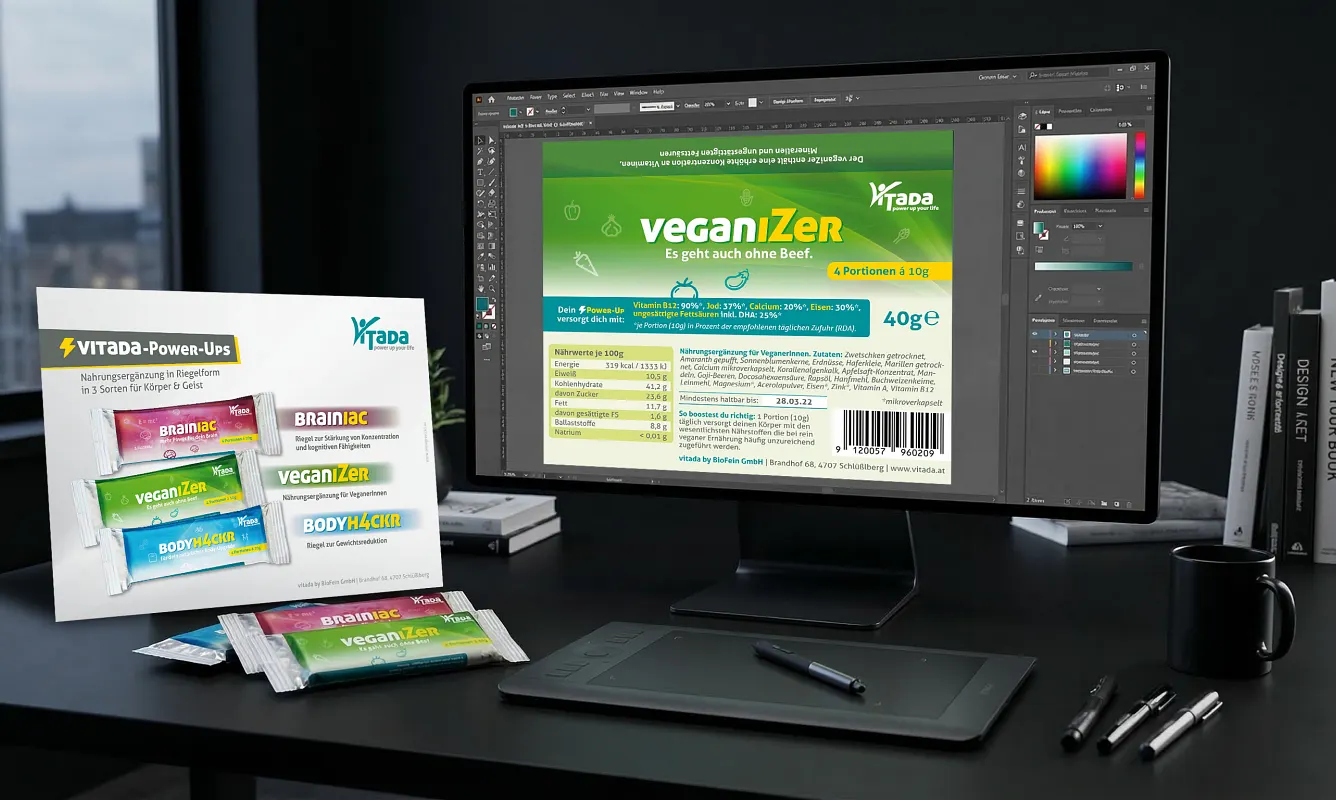 Der Packaging-Design-Prozess von infinite am Beispiel Vitada: Von der Erstellung des Stanzrisses am Monitor über die Reinzeichnung bis hin zum fertigen Packaging der Power-Up-Riegel.
