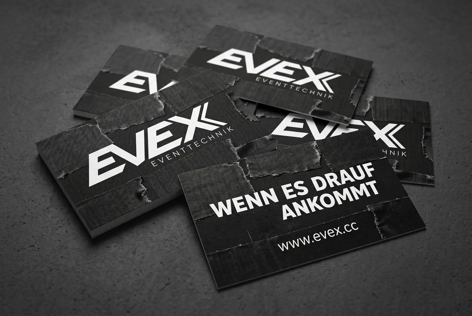 Hochwertige Visitenkarten im Corporate Design mit Premium-Druck und Veredelung